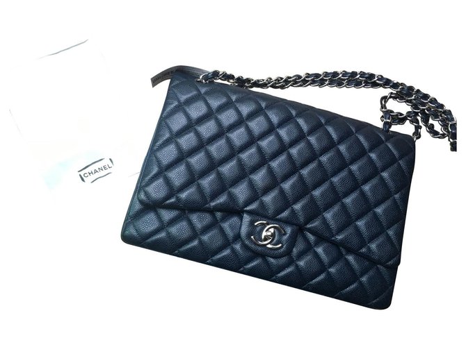 Timeless Chanel Flap Maxi Caviar Classic Blu navy Pelle  ref.151024