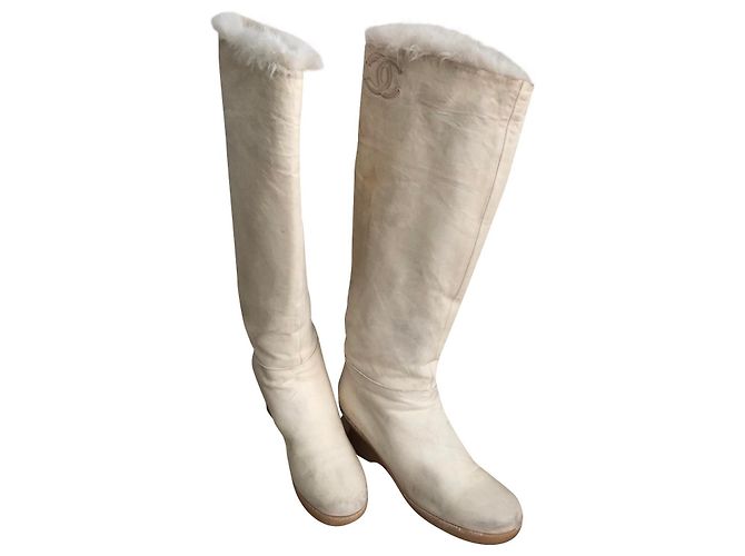 Chanel Fur-lined boots White