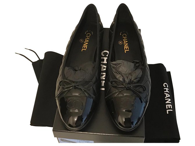 Chanel Zapatillas de ballet Negro Piel de cordero  ref.151173