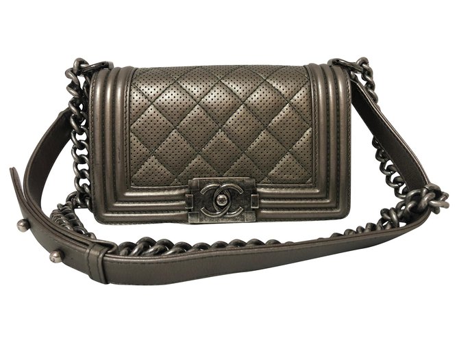 Small Chanel Boy bag Golden Leather  ref.151501