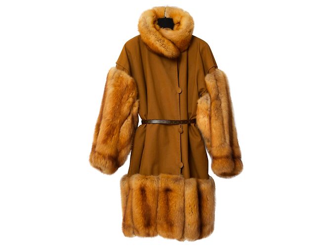 Revillon Abrigos, Ropa de calle Caramelo