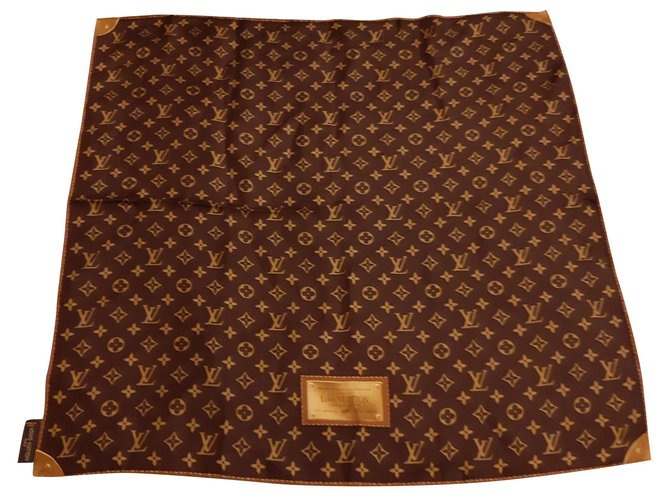 Louis Vuitton Silk scarves Brown  ref.151727