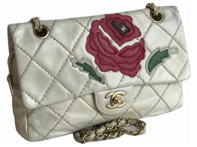 Chanel Timeless Medum Flap Bag Blumenbeet Creme Leder  ref.151880
