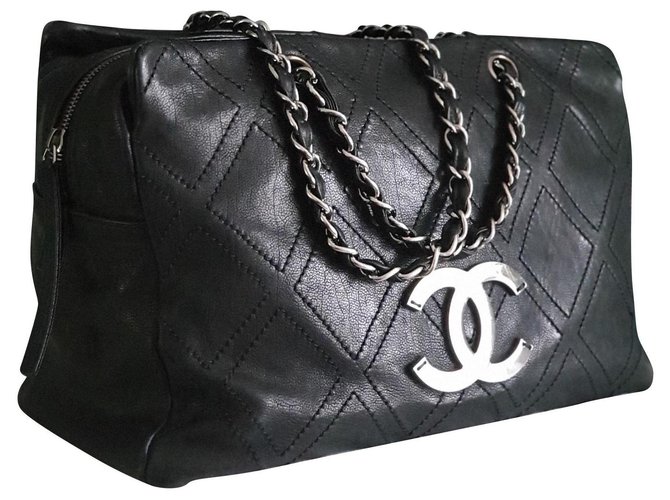 Chanel Bolsos de mano Negro Cuero  ref.151898