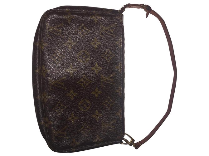 Louis Vuitton Clutch bags Brown Leather  ref.151940