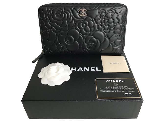 Chanel Geldbörse Camellia , schwarzes Lamm , neuf Lammfell  ref.151976