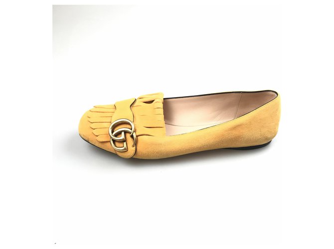 Chaussures Gucci en daim jaune Marmont Suede Cuir  ref.152143