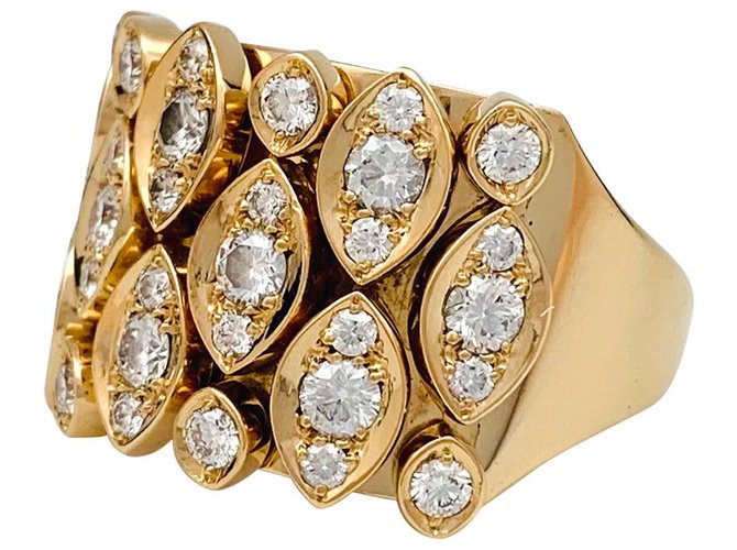 Anello Cartier "Diadea" in oro giallo e diamanti.  ref.152434