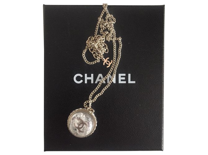 Chanel Pendant necklaces Silvery Silver-plated  ref.152469