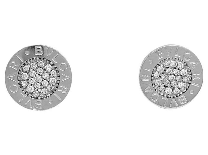 white gold and diamonds. Earrings 