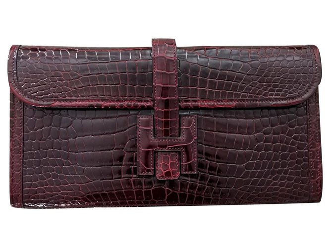 Hermès Hermes Bordeaux Croc Jige clutch wallet bag Dark red Exotic leather  ref.152851