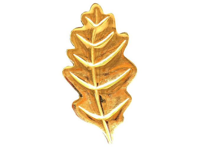 Inès de la Fressange Broche em folha de carvalho Dourado Banhado a ouro  ref.153176