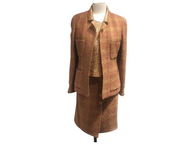 Chanel Skirt suit Beige Golden Silk Synthetic Tweed  ref.154053