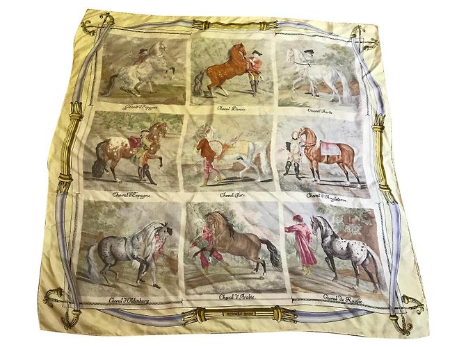 Lenço de seda Hermès Les races de chevaux bege