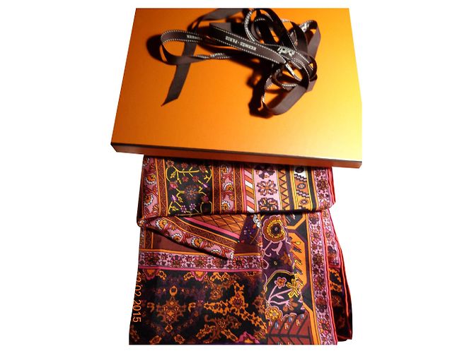 Hermès Ermete, TAPIS PERSANS 140*140 centimetro Porpora