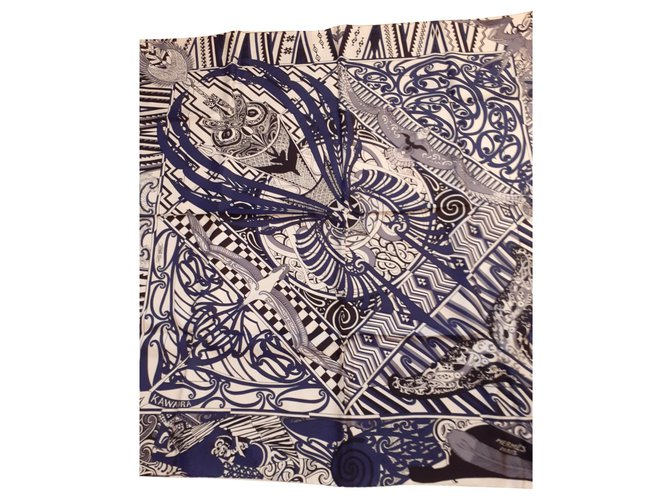 Hermès Lenços de seda Azul marinho  ref.154755