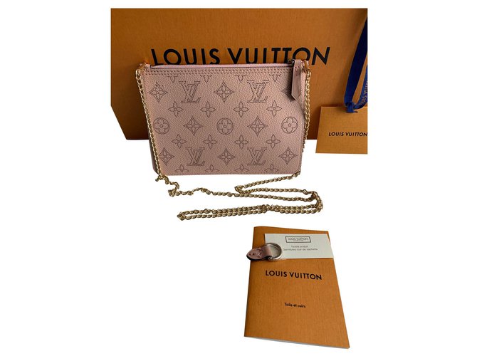 Louis Vuitton Pochettes Cuir Rose  ref.154879