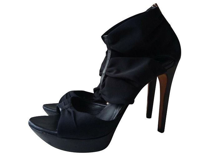 Fendi Open toe ankle boots with cutouts Black