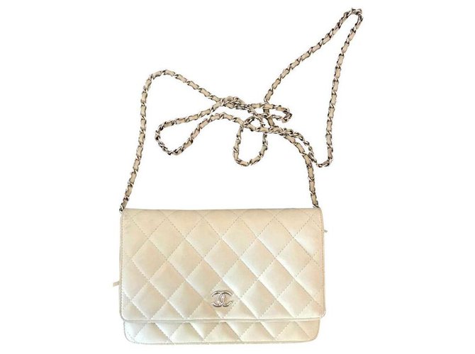 Wallet On Chain Chanel Handbags Leather  ref.154967