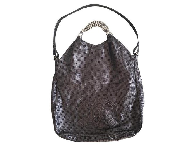 Chanel Handbags Black Leather  ref.155272