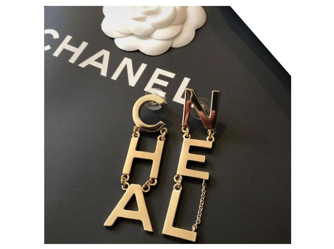 Brincos Sublime Chanel 2019 Dourado Aço  ref.155344