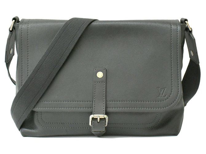 Louis Vuitton Shoulder Bag Black Leather  ref.155369