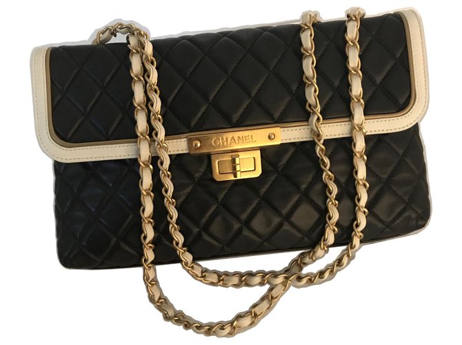 Timeless Chanel Flap 30 cm Limited Edition Black Leather  ref.155553