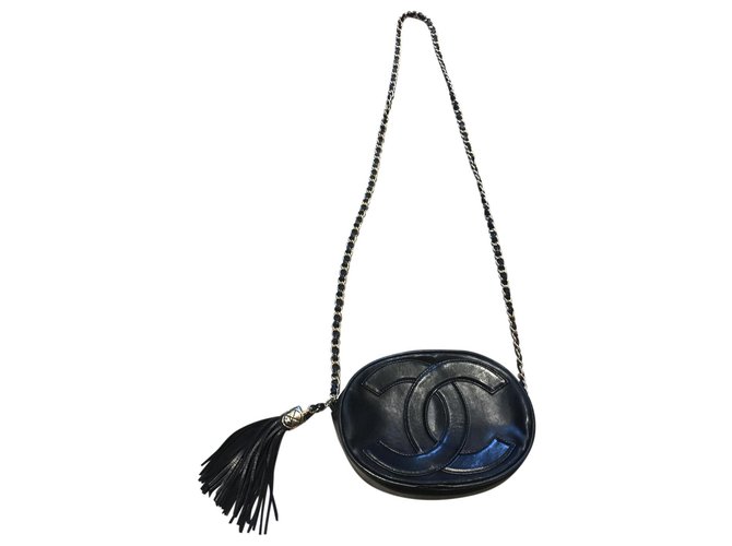 Chanel Bolsos de embrague Negro Dorado Cuero  ref.155972