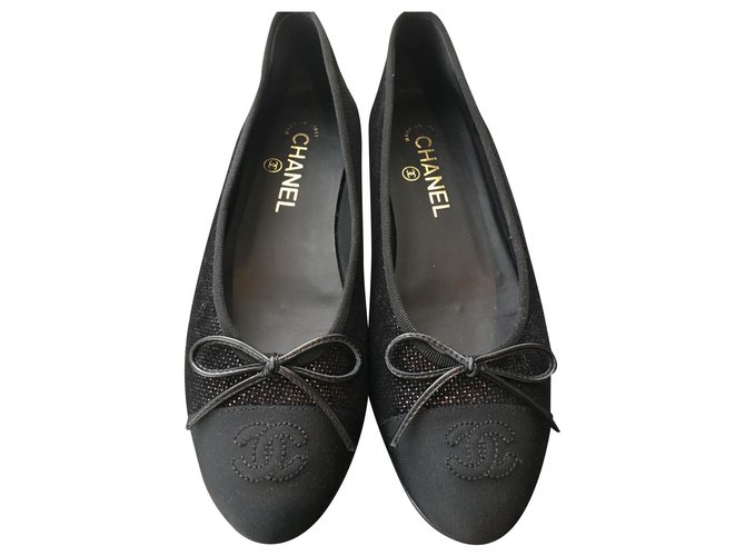 Chanel Zapatillas de ballet Negro Cuero  ref.156642