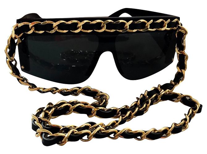 Chanel Catena oro e nero Plastica