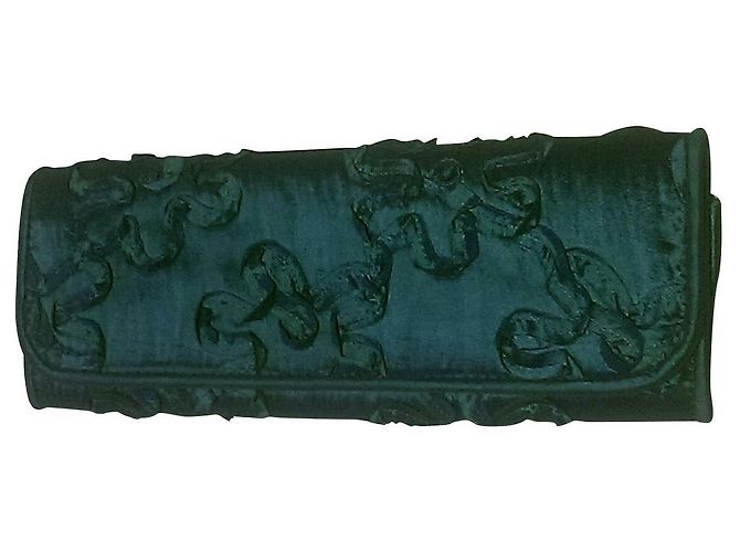 Autre Marque Clutch de satén Mnovak Verde