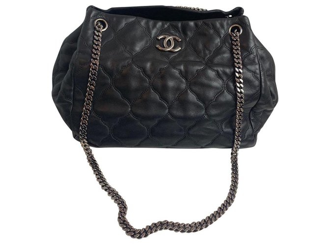 Chanel Black Leather  ref.157064