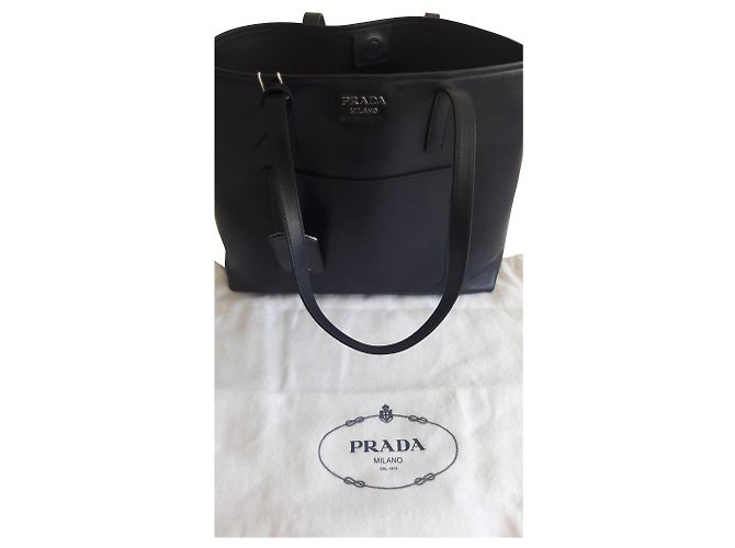 Prada leather tote bag, never worn Navy blue