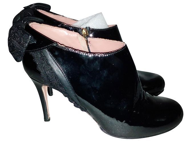 Botas Bajas Red Valentino Negras de Charol Negro