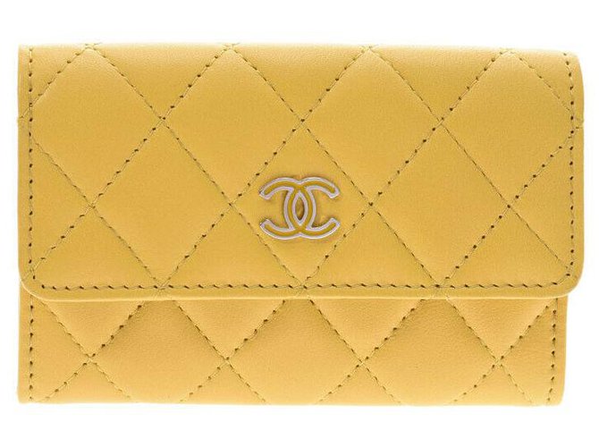 Chanel wallet Yellow Leather  ref.157758