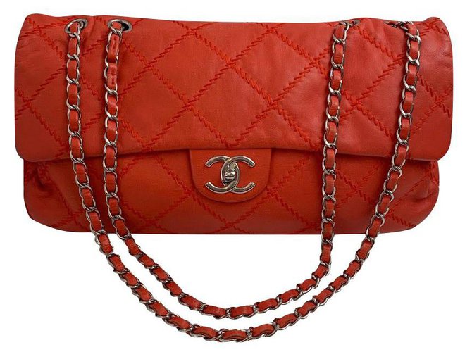 Timeless Chanel clásico Roja Cuero  ref.157844