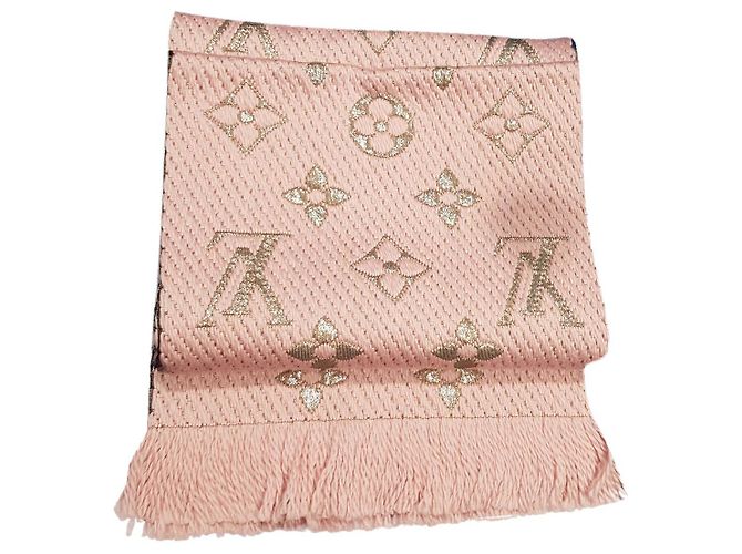 Louis Vuitton Pañuelo Logomania Shine Rosa