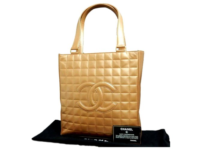 Chanel handbag Golden  ref.158214