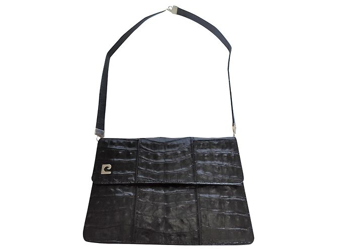Bolso Pierre Cardin de cuero negro efecto cocodrilo