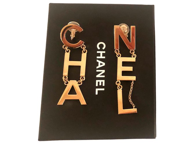 Chanel CHA-NEL earrings Golden Metal ref.158319 - Joli Closet