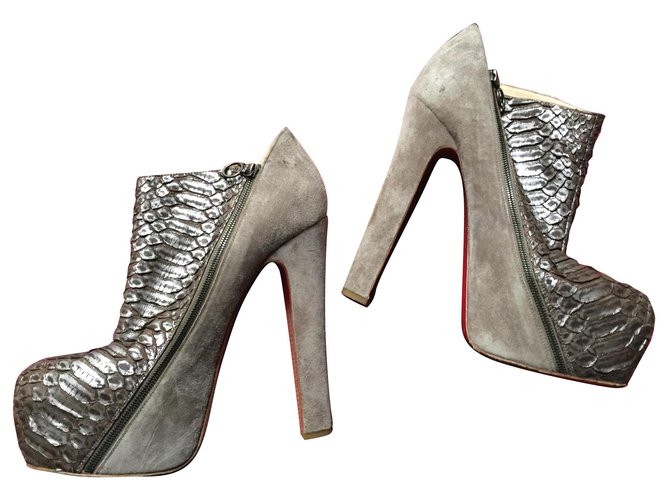 Christian Louboutin louboutin fish leather Grey Suede  ref.158609