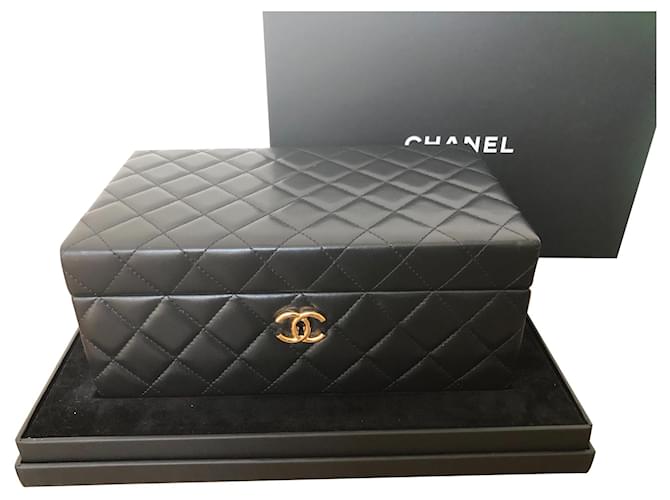 Brand New Chanel caixa de jóias com tag Preto Couro  ref.158652