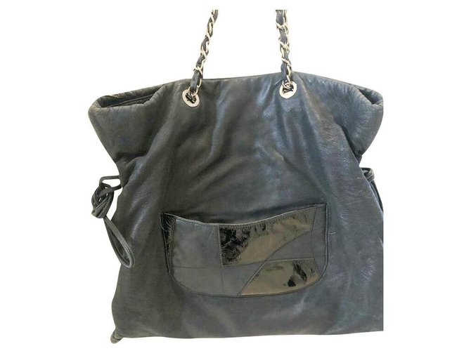 Chanel Handtaschen Schwarz Leder Lackleder  ref.158697