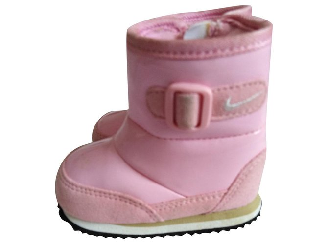 knal garen Opnemen Nike Baby boots Pink ref.158889 - Joli Closet