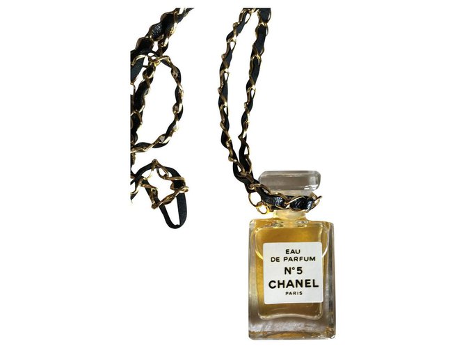 Chanel Necklaces Golden Leather  ref.159397