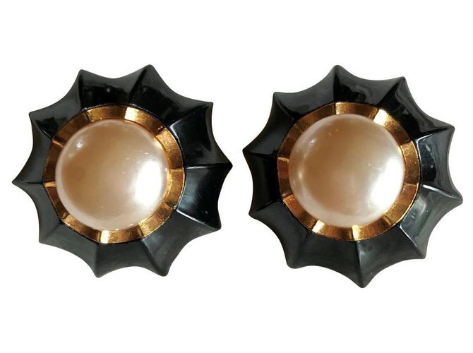 Chanel Earrings Black Eggshell Pearl Resin  ref.159425