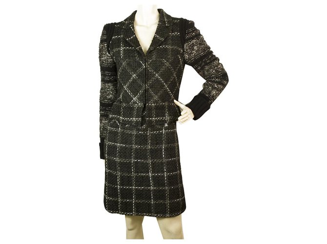 Chanel nero 06Una giacca di gonna in misto lana bianco grigio imposta la dimensione della gonna 34-36 Seta Cotone Mohair  ref.159635