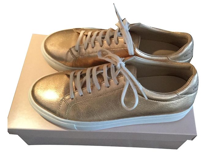 Autre Marque Sneaker in pelle dorata