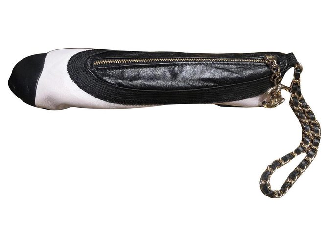 Chanel Clutch bags Black Beige Lambskin  ref.159886