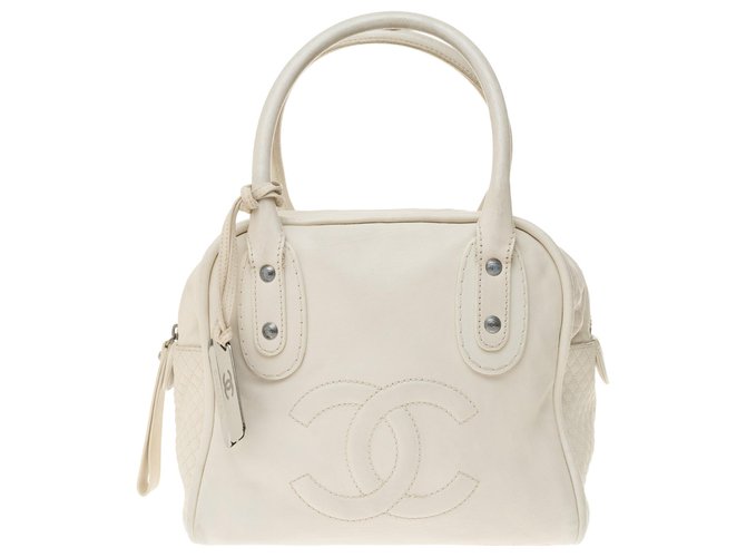 Chanel Bowling bag in ivory calf leather partially quilted Eggshell  ref.160104